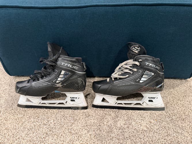 2024 True Catalyst 9X4 Hockey Goalie Skates Wide Width 7 (Used)