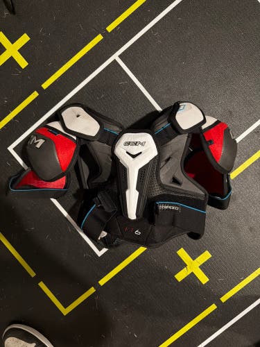 Jr Large CCM JetSpeed FT6 Shoulder Pads (Used)