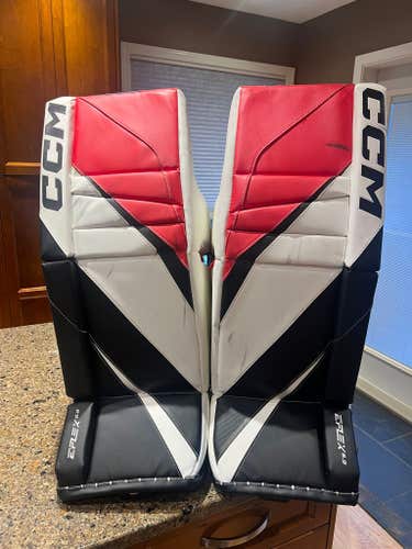 31" 2023 CCM EFlex 6.9 Goalie Leg Pads (Used)