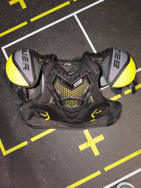 Medium Intermediate Bauer Supreme Ultrasonic Shoulder Pads (Used)