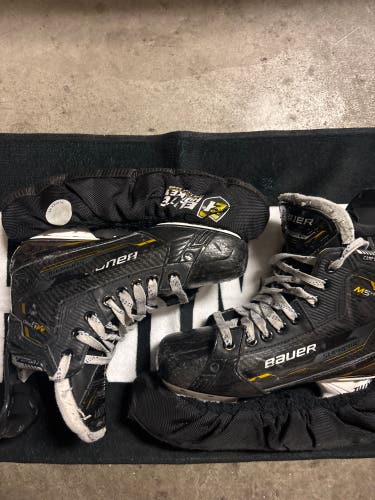 2022 Bauer Supreme M5 Pro Hockey Skates Regular Width Size 4 (Used)