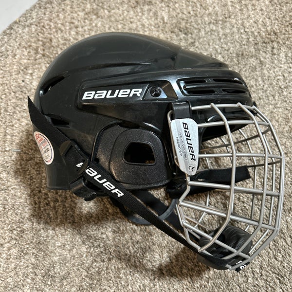 Bauer BHH2100S Black Ice Hockey Helmet w/ Cage Size Small (6 1/2-7 1/8)