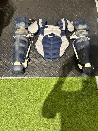 Nike vapor Catcher's Chest Protector (Used)