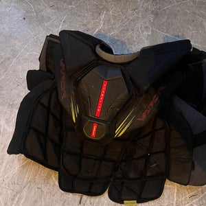 XS Bauer Vapor Hyperlite 2 Goalie Chest Protector (Used)