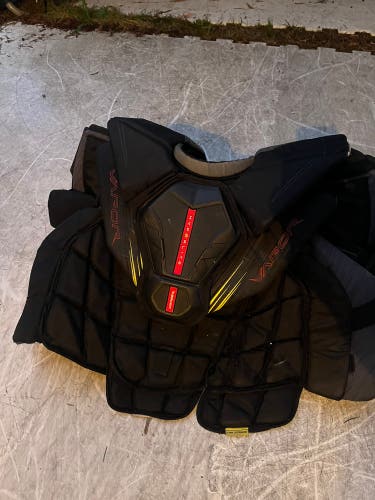 XS Bauer Vapor Hyperlite 2 Goalie Chest Protector (Used)