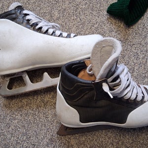 CCM Tacks Size 8 Hockey Goalie Skates 8 (Used)