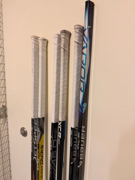 Senior Bauer Vapor FlyLite Right Handed Hockey Stick P28 77 Flex (New)