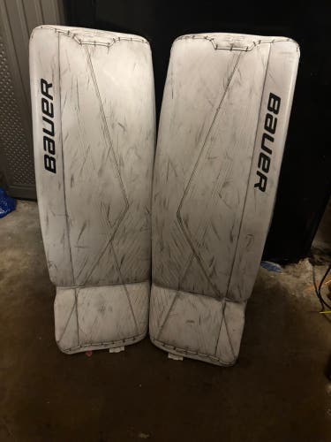 Medium Bauer Supreme 3S Goalie Leg Pads (Used)