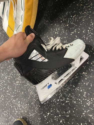 2024 True 2 Piece Hockey Goalie Skates Regular Width Pro Stock 8.5 (Used)