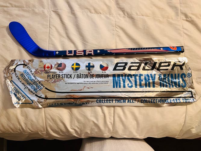 Youth Bauer Mystery Mini Right Handed Hockey Stick 30 Flex (New)
