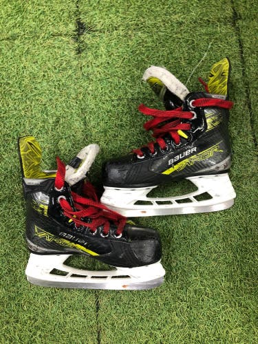 Youth Bauer Vapor X4 Hockey Skates Regular Width 13.0 (Used)