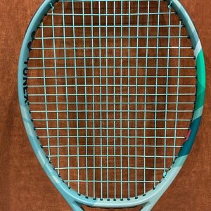 MINT CONDITION YONEX Percept 100L Tennis Racquet