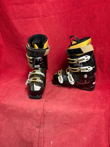 Ski Boots: Mondo 23 & 23.5 Women's Lange Ski Boots (Used)