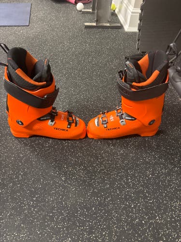 Men's Tecnica Mach 1 Racing Ski Boots 130 Flex (New)