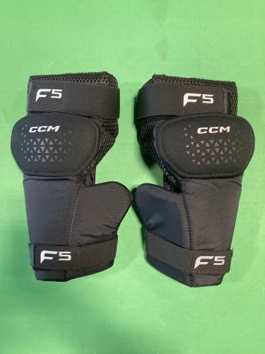 Senior CCM F5 Goalie Knee Pads (OSFA)