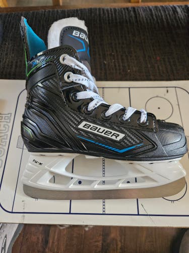 Bauer XLP Hockey Skates Regular Width 12 YTH (New)