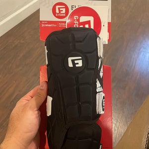 Black Junior Shin Guards (New)