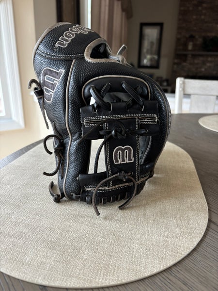 2023 Wilson A2000 1786 RH Infield Baseball Glove 11.5" (Used)