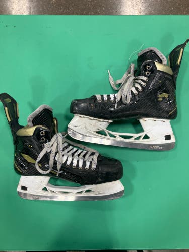 Senior CCM AS-V Pro Hockey Skates 11.5 (Used)
