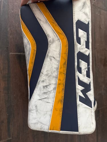 CCM Revolution 597 Regular (Used)