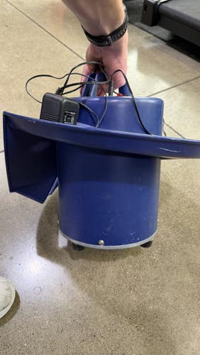 Used Jugs TOSS MACHINE BB/SB Pitching Machine 11605-S000212010