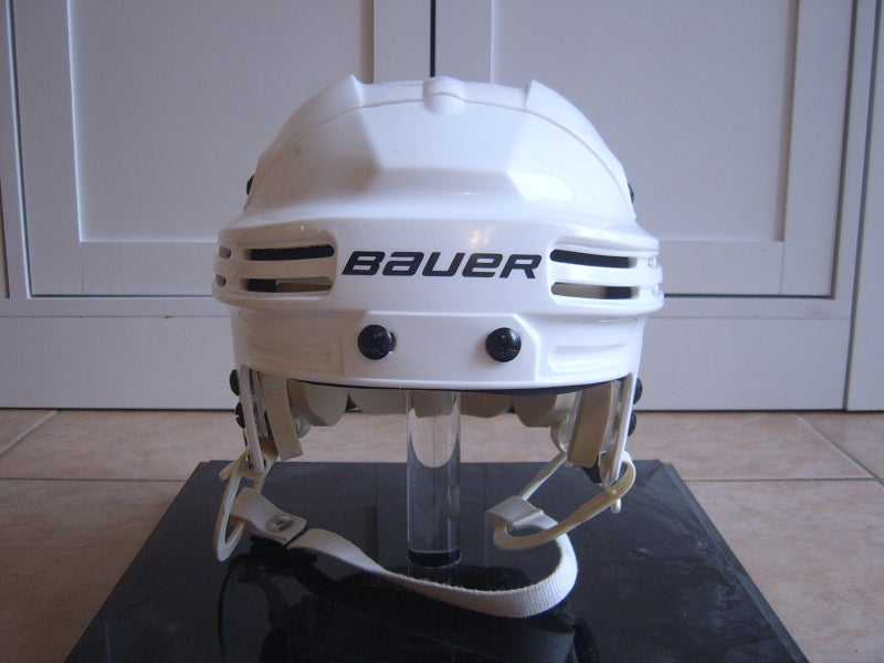 Excellent Condition Bauer BHH4500 Hockey Helmet sz Medium White