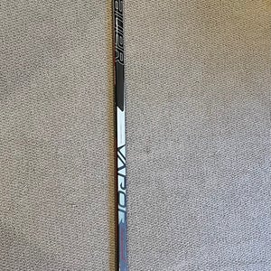 Intermediate Bauer Vapor 3X Right Handed Hockey Stick P28 55 Flex (New)
