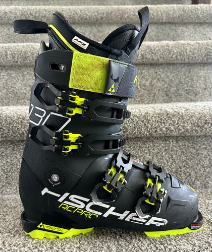 Mondo 26 & 26.5 Unisex Fischer All Mountain RC4 130 LV Ski Boots Stiff Flex (Used)
