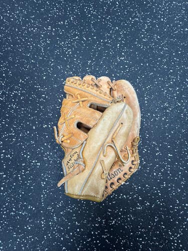 Used Wilson A2180 BB/SB Glove RH Throw Brown 10" 11849-S000035575