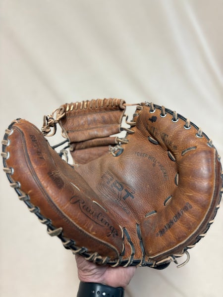 RH Rawlings RPT-LT Catcher's Glove (Used)