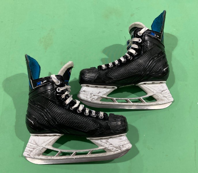 Intermediate Bauer XLP Hockey Skates Size 5 (Used)
