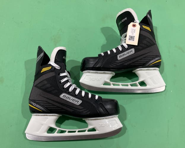 Senior Bauer Hockey Skates Regular Width 10 (Used)