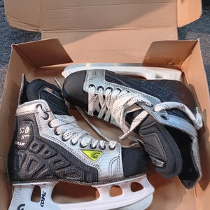 Graf Supra 570 Hockey Skates Regular Width Size 5 (New)