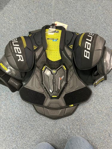Extra Large Senior Bauer Supreme M3 Shoulder Pads (Used)