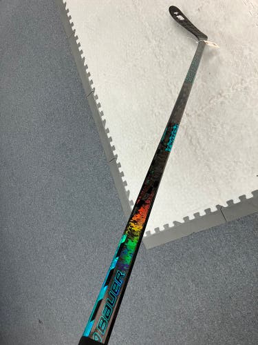 Senior Bauer Twitch Hockey Stick Left Hand P28 77 Flex (Used)