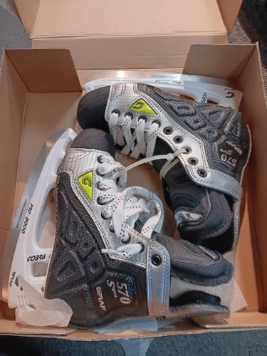 Graf Supra 570 Hockey Skates Wide Width Size 3.5 (New)
