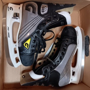 Graf Supra 503 Hockey Skates Wide Width Size 3.5 (New)