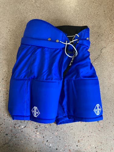 Blue Senior Size 52 Tackla Hockey Pants (Used)
