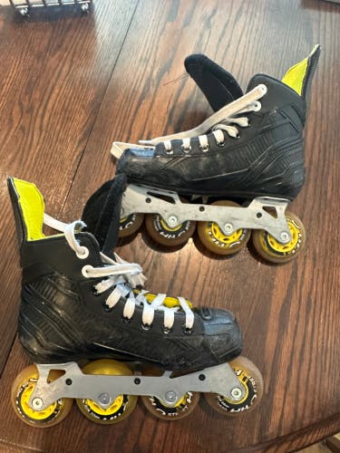 Used Bauer RS size 3 roller hockey skates