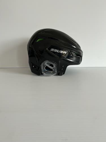 New Black Medium/Large Bauer Vapor Hyperlite Helmet