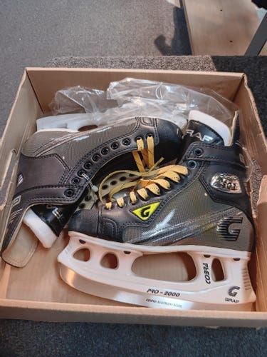Graf Supra 503 Hockey Skates Regular Width Size 4.5 (New)
