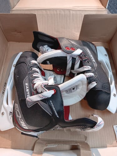 Easton Synergy EQ30 Hockey Skates Regular Width Size 2 (New)