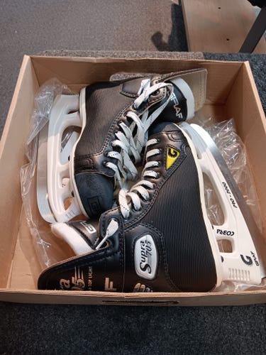 Graf Supra 705 Hockey Skates Regular Width Size 4.5 (New)