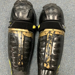 Senior CCM Tacks AS-V Pro Shin Pads 15" (Used)