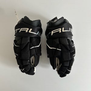 New 11" Junior True Catalyst 9X3 Gloves - Black