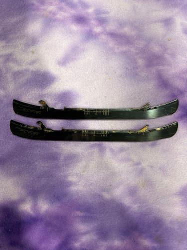 Bauer Fly-Ti Holders, Runners, & Replacement Steel Blades 246 mm (Used)