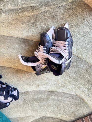 Bauer elite hockey goalie skates (size 7)
