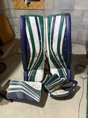 34" CCM Premier Pro Regular Goalie Full Set Pro Stock (Used)