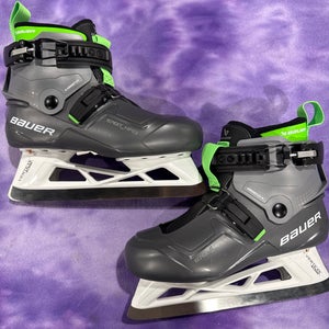Intermediate Bauer Konekt HF2 Hockey Goalie Skates Regular Width Size 5 (New)