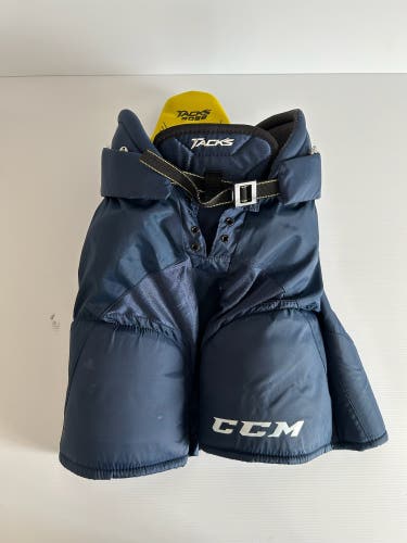 Like New Junior Small CCM Tacks 3092 Hockey Pants - Navy